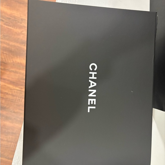 Empty CHANEL box and bag - Picture 3 of 9